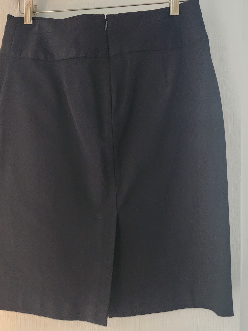 Banana Republic Black Pencil Skirt with Back Vent. New With Tags.